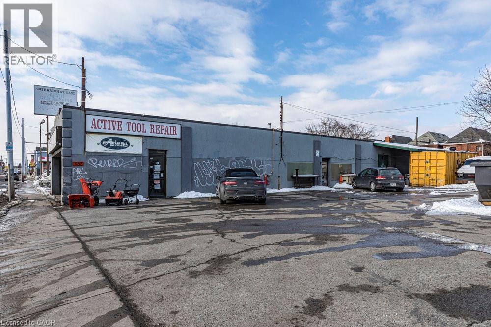 955 Barton Street E, Hamilton, ON