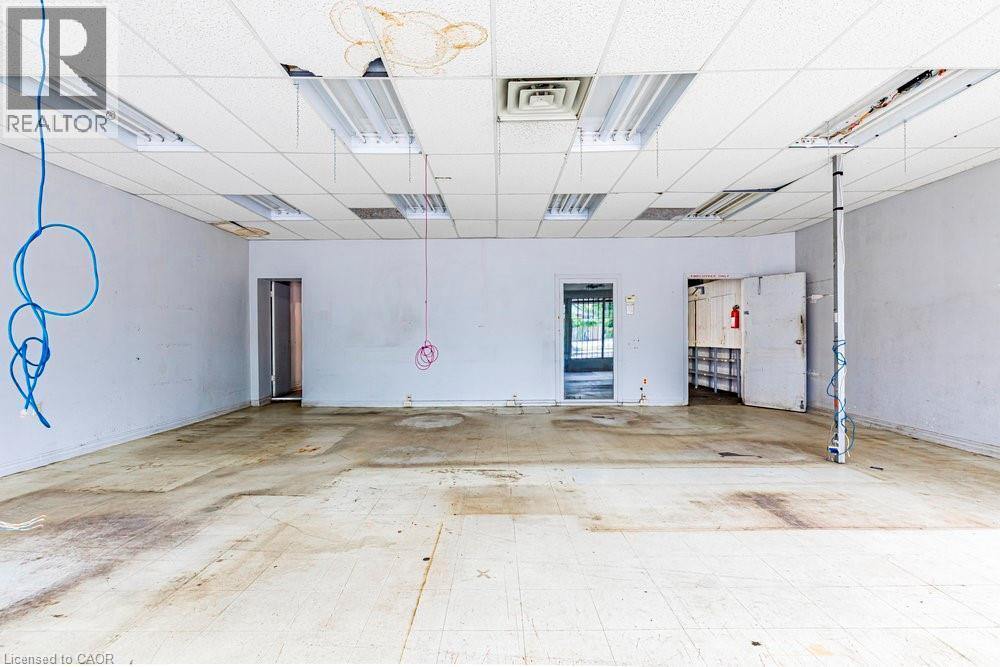 955 Barton Street E, Hamilton, ON