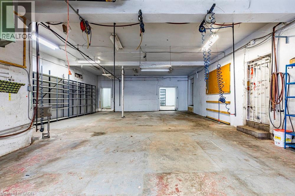 955 Barton Street E, Hamilton, ON