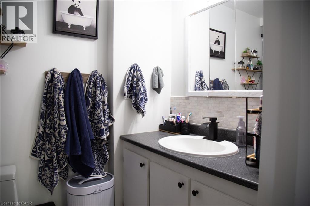948 Mcdowell Road E, Simcoe, ON - Indoor Photo Showing Bathroom