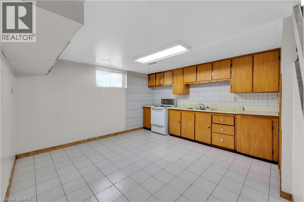 112 Purdy Crescent, Hamilton, ON - Indoor