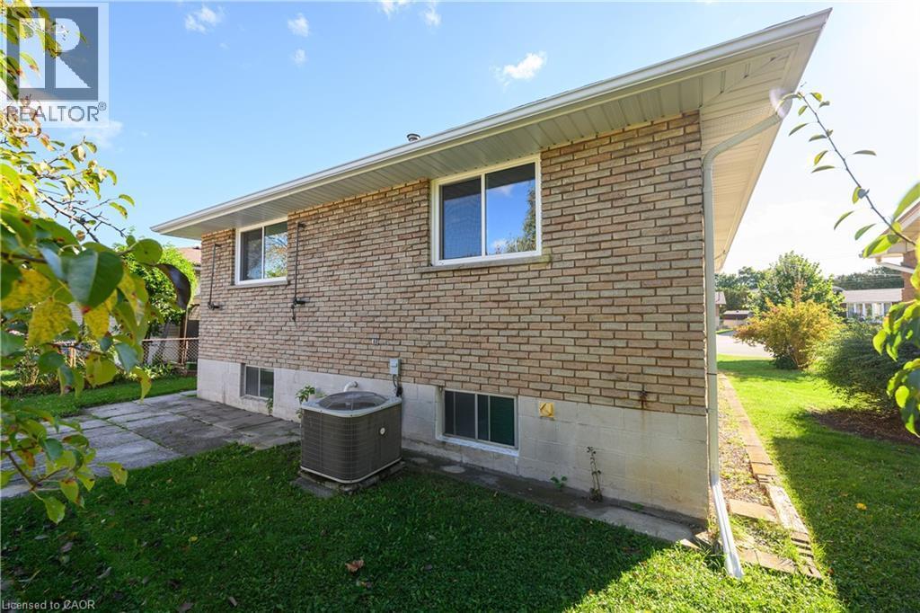 112 Purdy Crescent, Hamilton, ON - Outdoor With Exterior