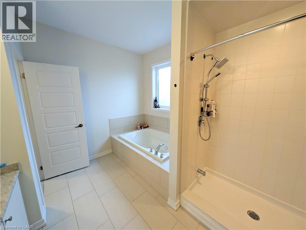 37 Mull Avenue, Caledonia, ON - Indoor Photo Showing Bathroom