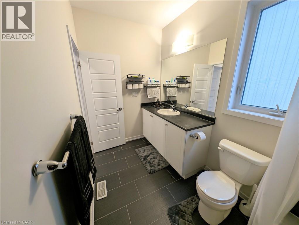 37 Mull Avenue, Caledonia, ON - Indoor Photo Showing Bathroom