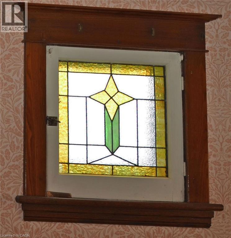 2 Stained glass windows - 25 Fairmount Avenue, Hamilton, ON - Indoor Photo Showing Other Room