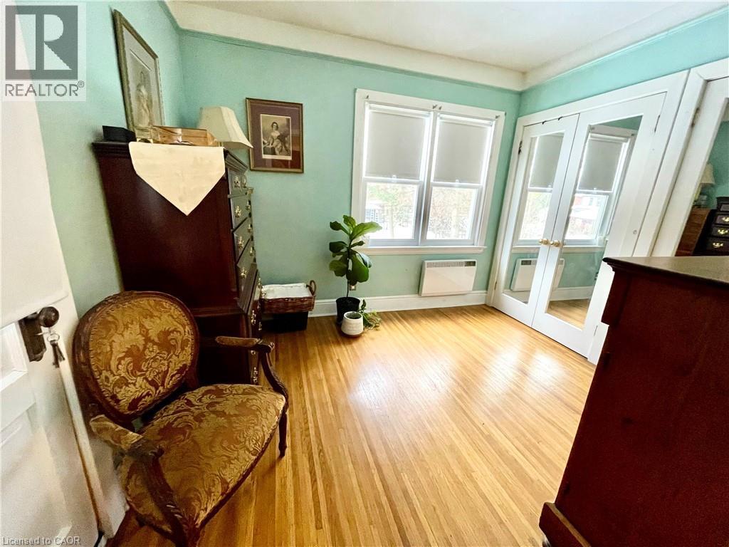 Walk through from Primary - 25 Fairmount Avenue, Hamilton, ON - Indoor Photo Showing Other Room