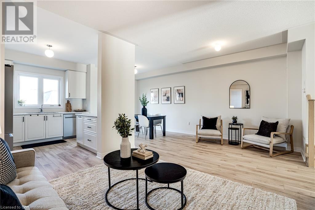 26 Bentgrass Drive, Welland, ON - Indoor Photo Showing Living Room