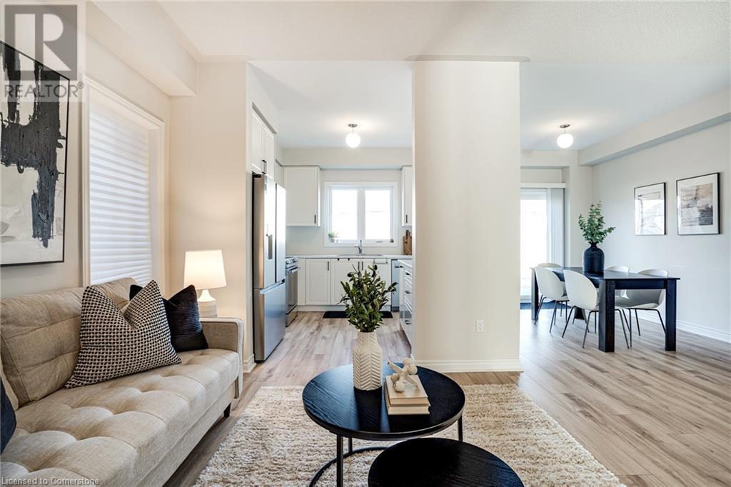 26 Bentgrass Drive, Welland, ON - Indoor Photo Showing Living Room