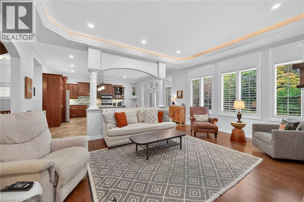 248 Cloverleaf Drive, Ancaster, ON - Indoor Photo Showing Living Room