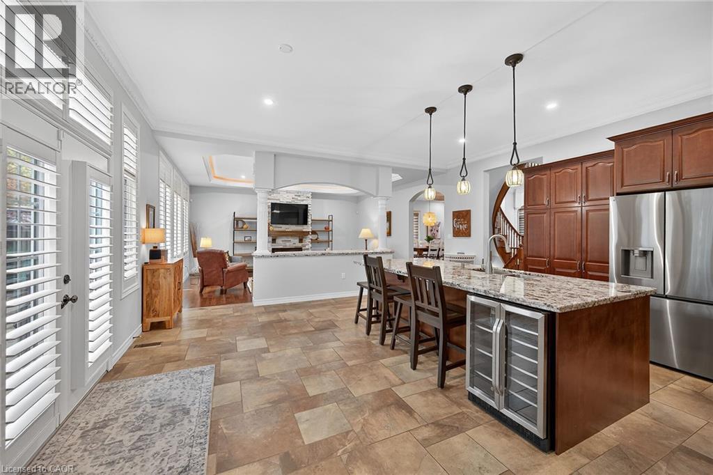 248 Cloverleaf Drive, Ancaster, ON - Indoor Photo Showing Kitchen With Upgraded Kitchen