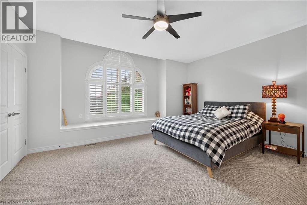 248 Cloverleaf Drive, Ancaster, ON - Indoor Photo Showing Bedroom