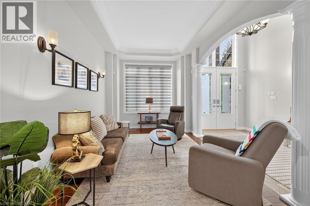 248 Cloverleaf Drive, Ancaster, ON - Indoor Photo Showing Living Room
