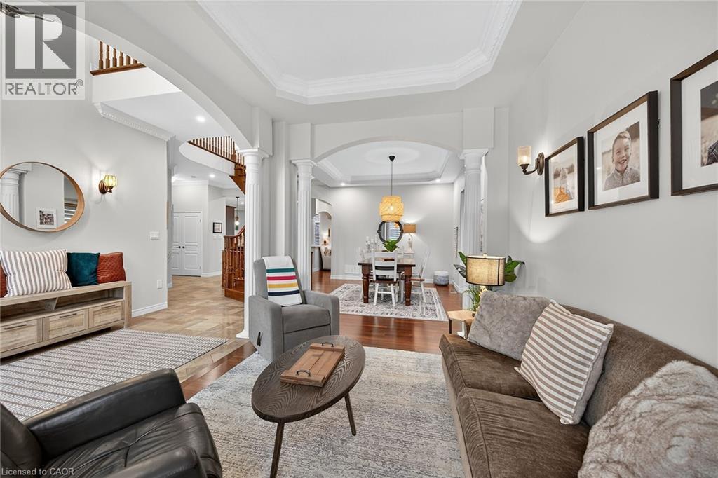 248 Cloverleaf Drive, Ancaster, ON - Indoor Photo Showing Living Room