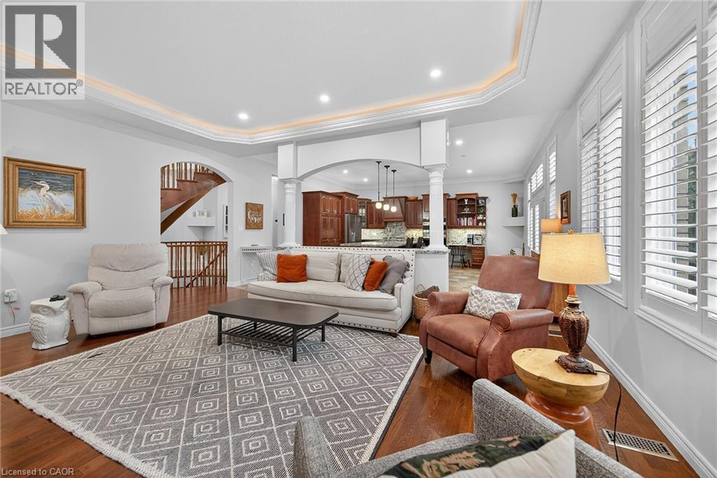 248 Cloverleaf Drive, Ancaster, ON - Indoor Photo Showing Living Room