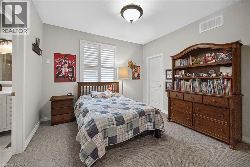 248 Cloverleaf Drive, Ancaster, ON - Indoor Photo Showing Bedroom