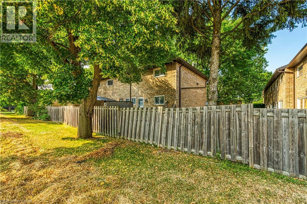 18 Riverdale Drive, Hamilton, ON - Outdoor