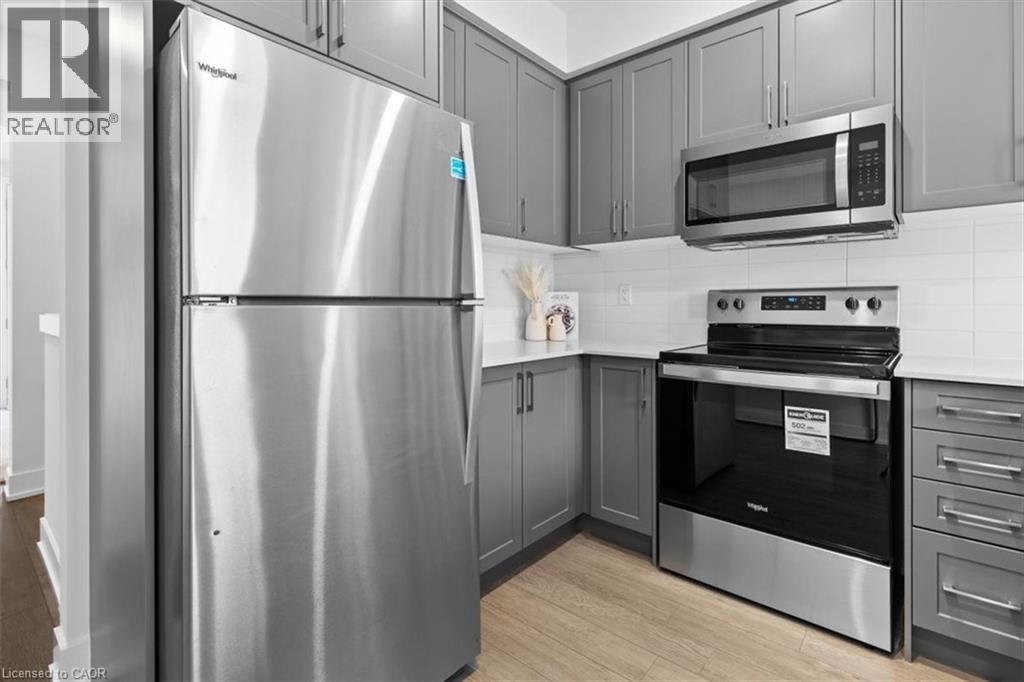 99 Roger Street Unit# 45, Waterloo, ON - Indoor Photo Showing Kitchen With Upgraded Kitchen
