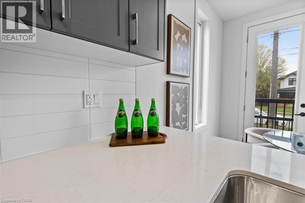 99 Roger Street Unit# 45, Waterloo, ON - Indoor Photo Showing Kitchen