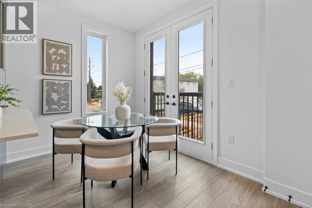 99 Roger Street Unit# 45, Waterloo, ON - Indoor Photo Showing Dining Room