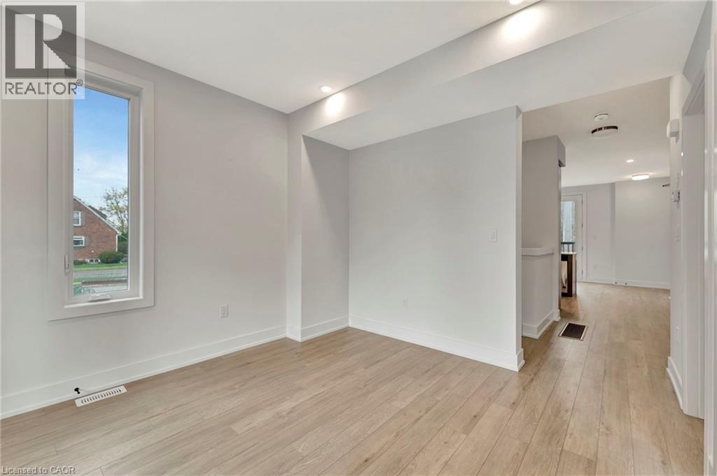 99 Roger Street Unit# 45, Waterloo, ON - Indoor Photo Showing Other Room