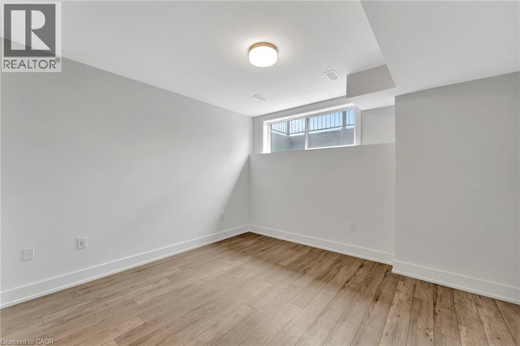 99 Roger Street Unit# 45, Waterloo, ON - Indoor Photo Showing Other Room