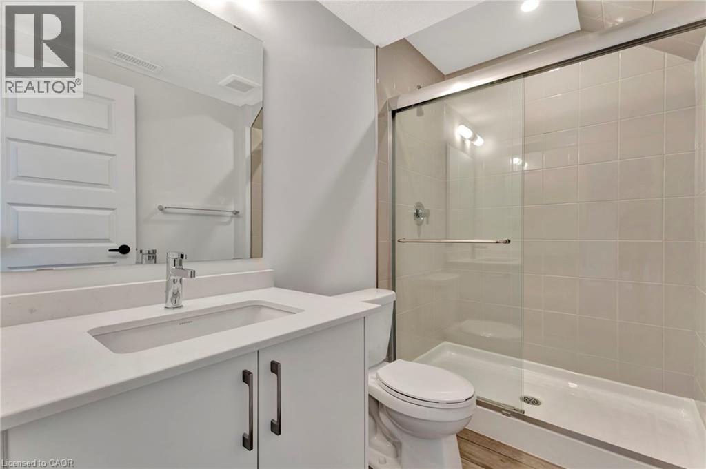 99 Roger Street Unit# 45, Waterloo, ON - Indoor Photo Showing Bathroom