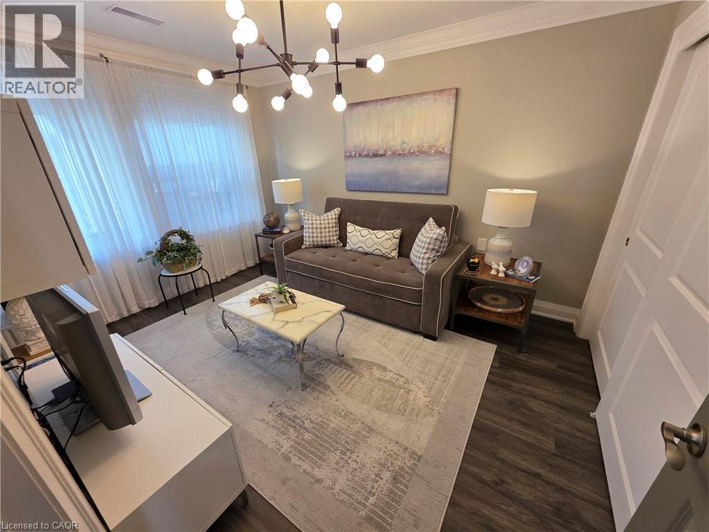 69 Gates Lane, Hamilton, ON - Indoor Photo Showing Living Room