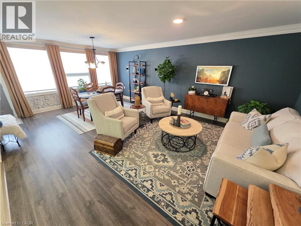 69 Gates Lane, Hamilton, ON - Indoor Photo Showing Living Room