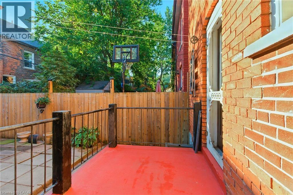 44 Holton Avenue N, Hamilton, ON - Outdoor