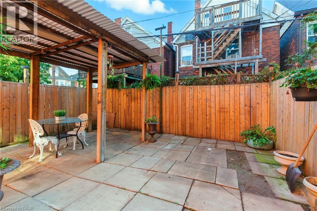 44 Holton Avenue N, Hamilton, ON - Outdoor