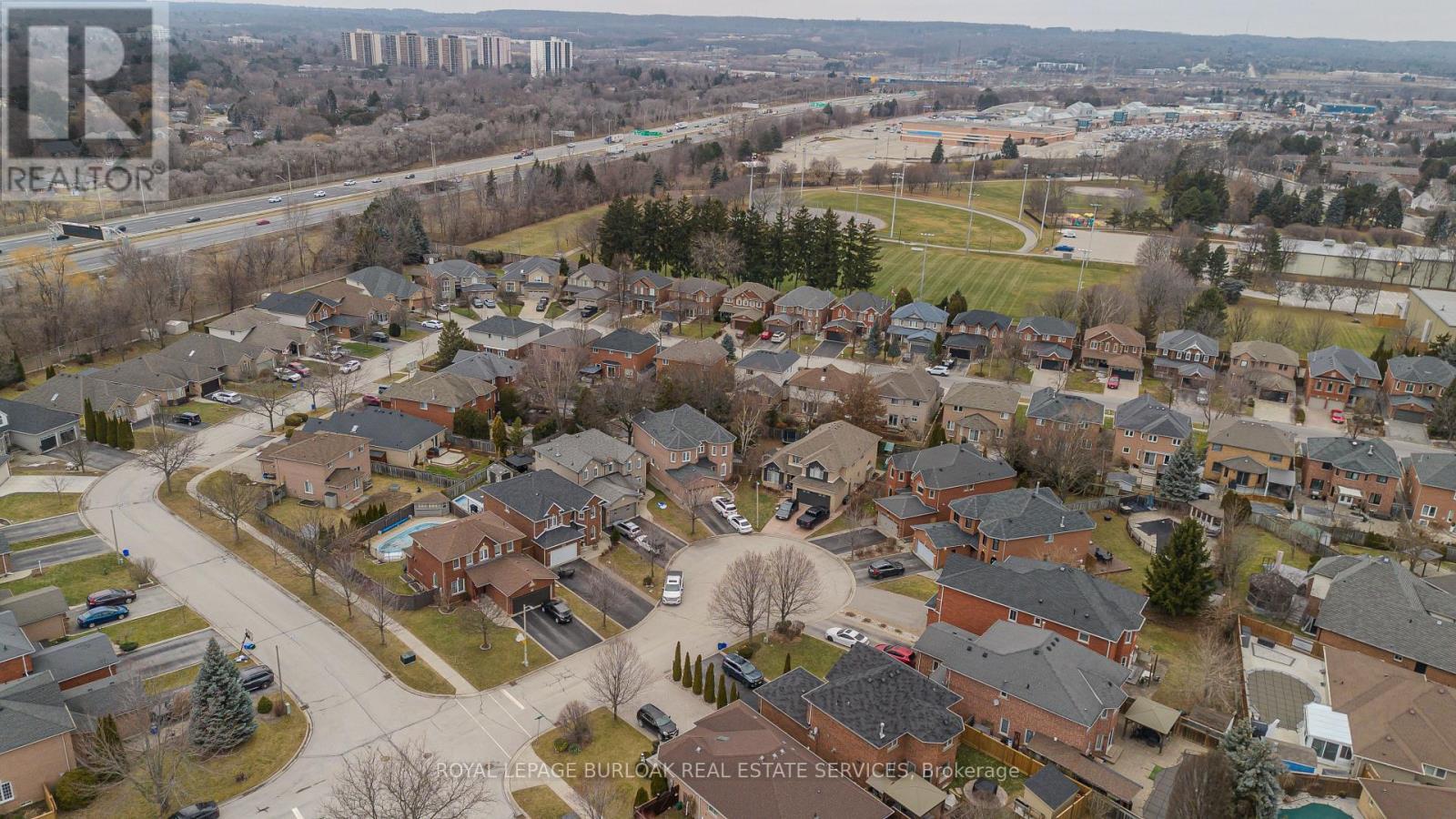 606 Williamson Court, Burlington, ON - Outdoor With View
