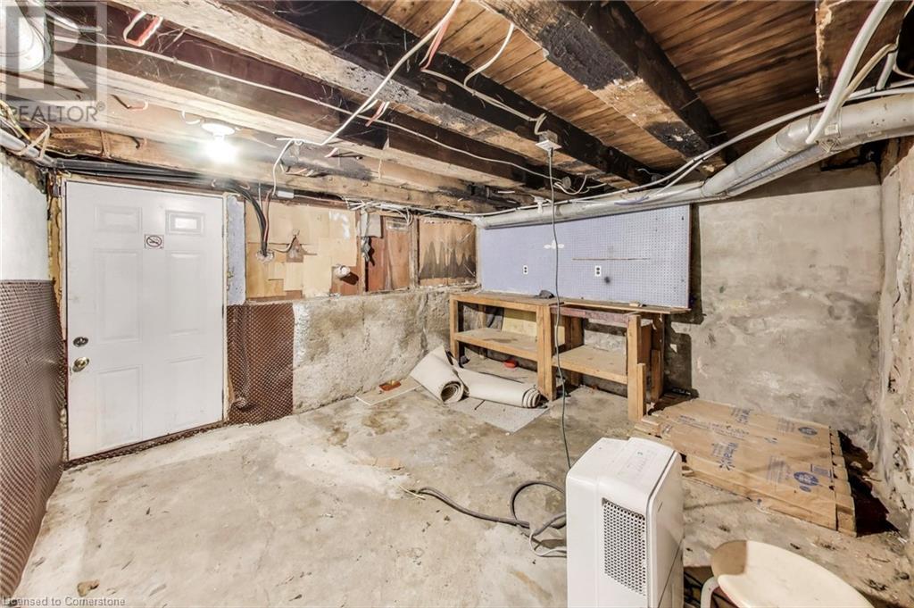 8 Madison Avenue, Hamilton, ON - Indoor Photo Showing Basement