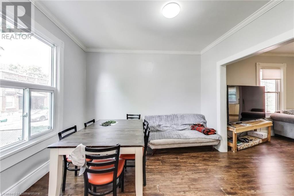 8 Madison Avenue, Hamilton, ON - Indoor