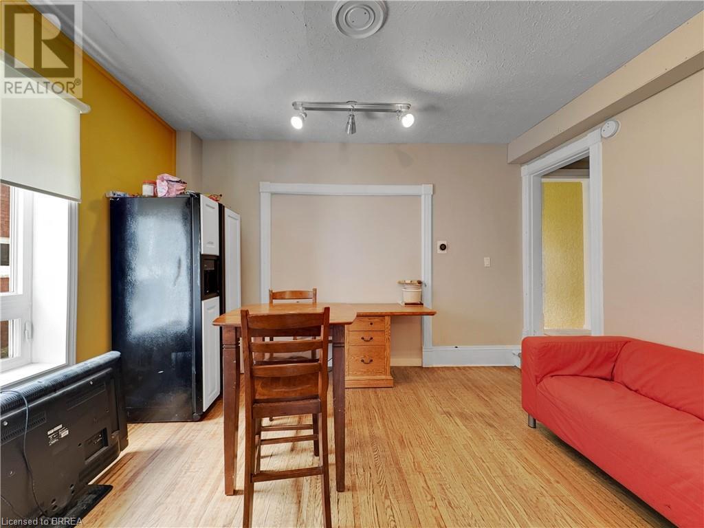 273-275 Brant Avenue, Brantford, ON - Indoor