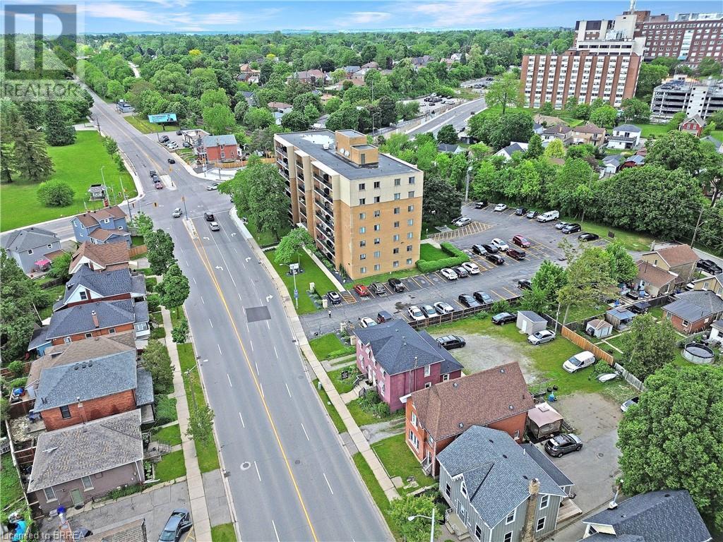 273-275 Brant Avenue, Brantford, ON - Outdoor With View
