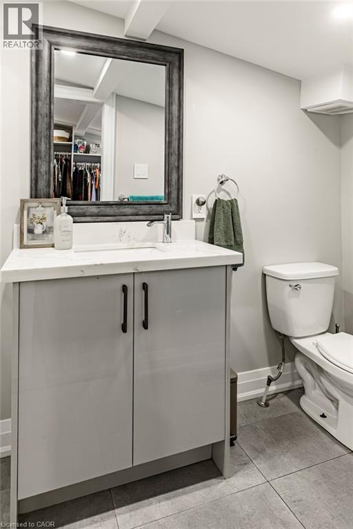 67 Gage Avenue N, Hamilton, ON - Indoor Photo Showing Bathroom