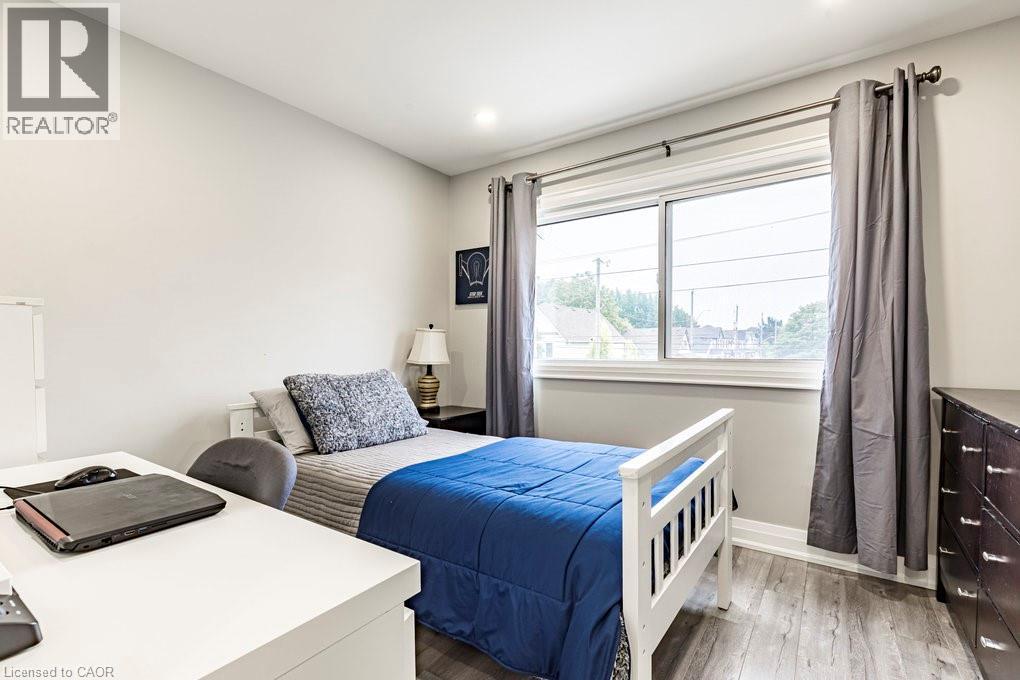 67 Gage Avenue N, Hamilton, ON - Indoor Photo Showing Bedroom