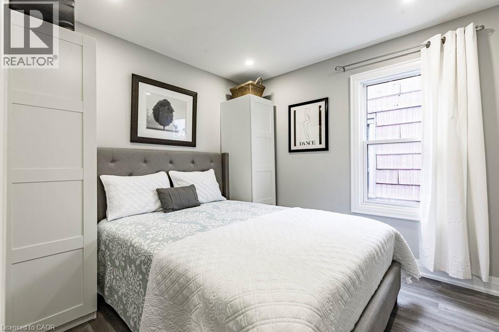 67 Gage Avenue N, Hamilton, ON - Indoor Photo Showing Bedroom