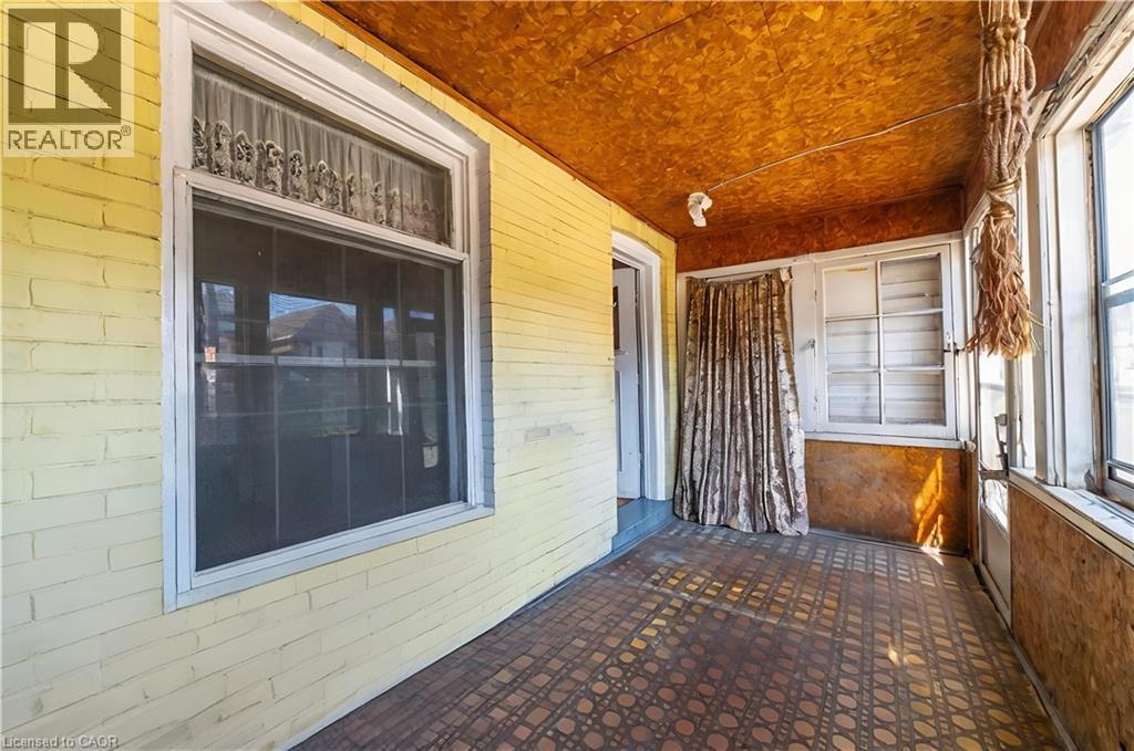 35 Sherman Avenue N, Hamilton, ON - Outdoor With Exterior