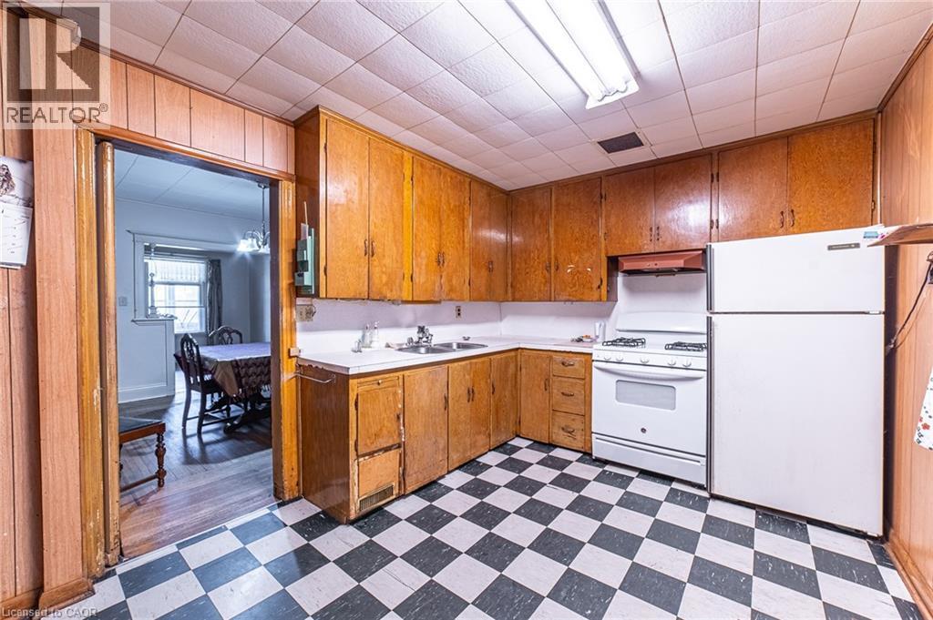 35 Sherman Avenue N, Hamilton, ON - Indoor Photo Showing Kitchen With Double Sink