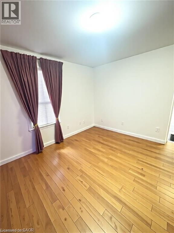 139 Harmony Avenue, Hamilton, ON - Indoor Photo Showing Other Room