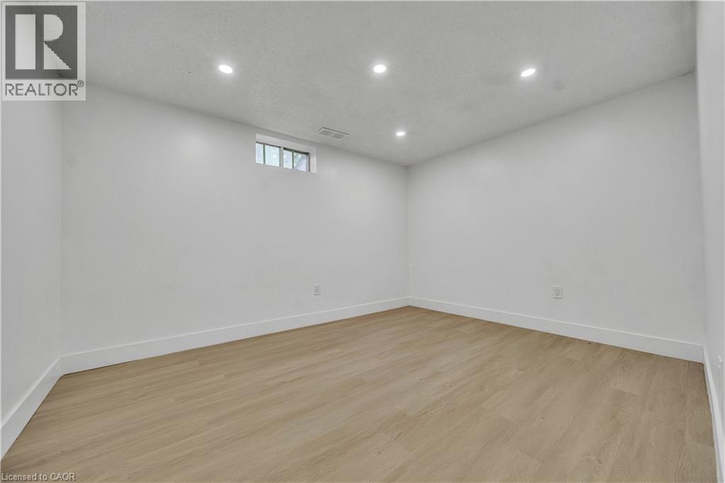 46 Bonaparte Lane, London, ON - Indoor Photo Showing Other Room