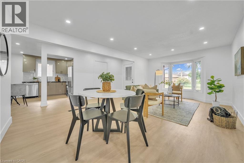 46 Bonaparte Lane, London, ON - Indoor Photo Showing Dining Room