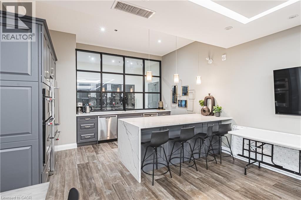 1 Redfern Avenue Unit# 317, Hamilton, ON - Indoor Photo Showing Kitchen With Upgraded Kitchen