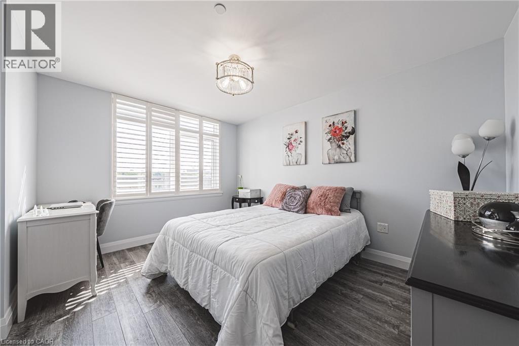 1 Redfern Avenue Unit# 317, Hamilton, ON - Indoor Photo Showing Bedroom