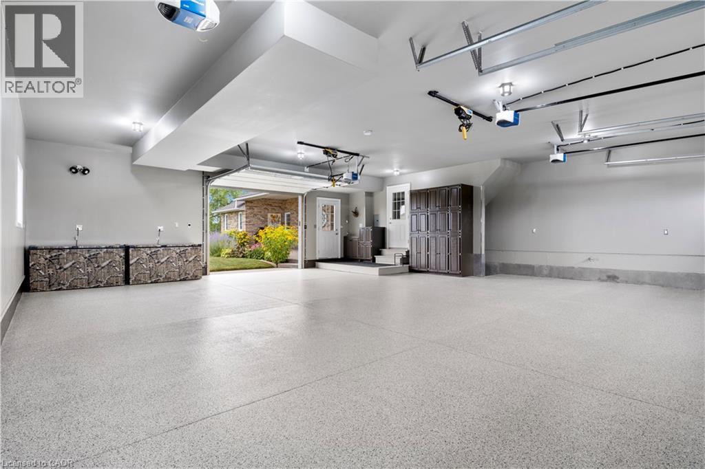 1794 Seaton Road, Cambridge, ON - Indoor Photo Showing Garage