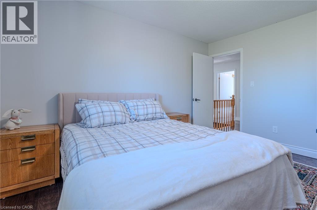 14 Windstar Place Unit# Upper, Hamilton, ON - Indoor Photo Showing Bedroom