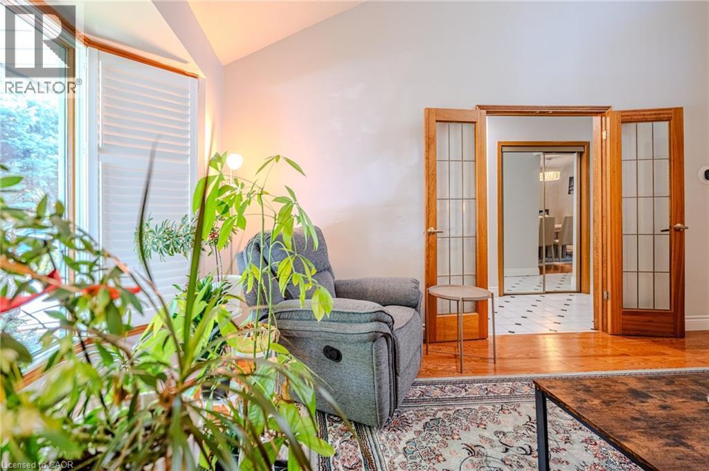 14 Windstar Place Unit# Upper, Hamilton, ON - Indoor Photo Showing Other Room