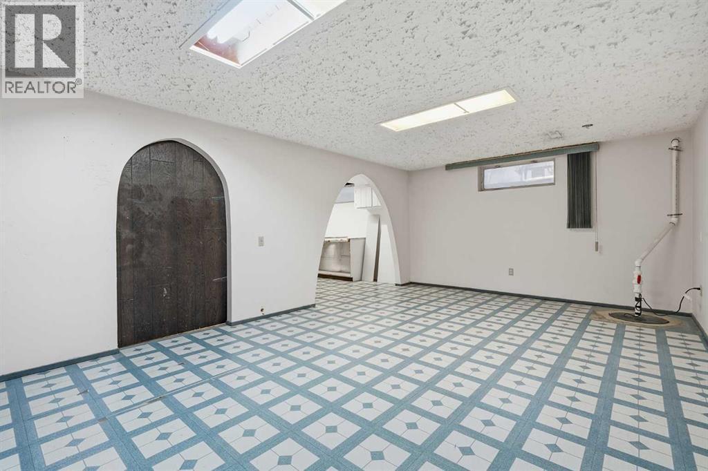 471 Dalmeny Hill Nw, Calgary, AB - Indoor