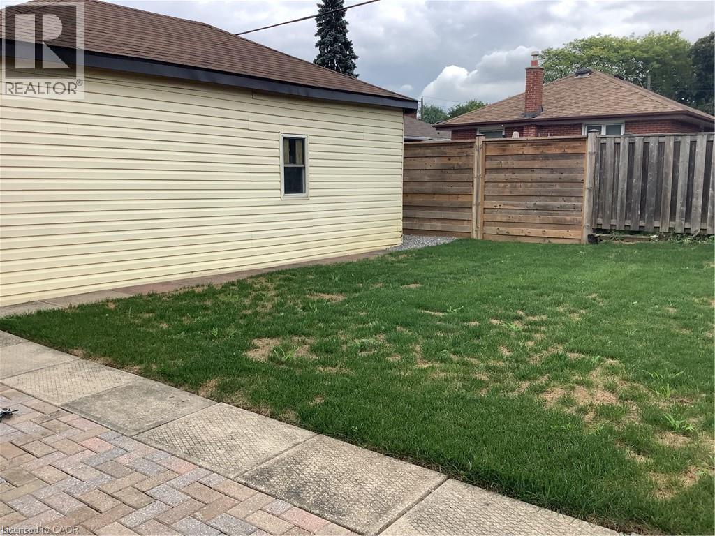 View of yard - 229 West 18Th Street, Hamilton, ON - Outdoor